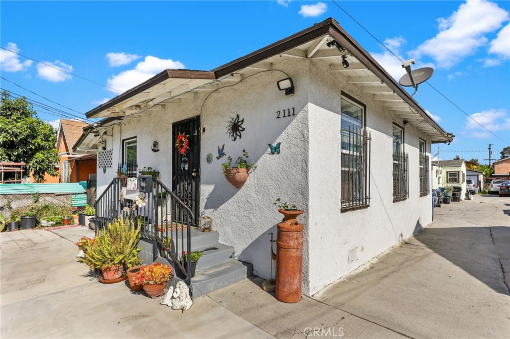 2111 E 118th Street, Los Angeles, CA 90059 — photo 1