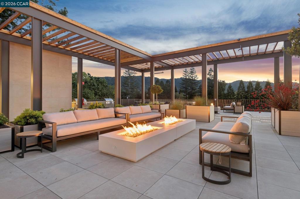 375 W El Pintado Rd 308, Danville, CA 94526 — photo 1