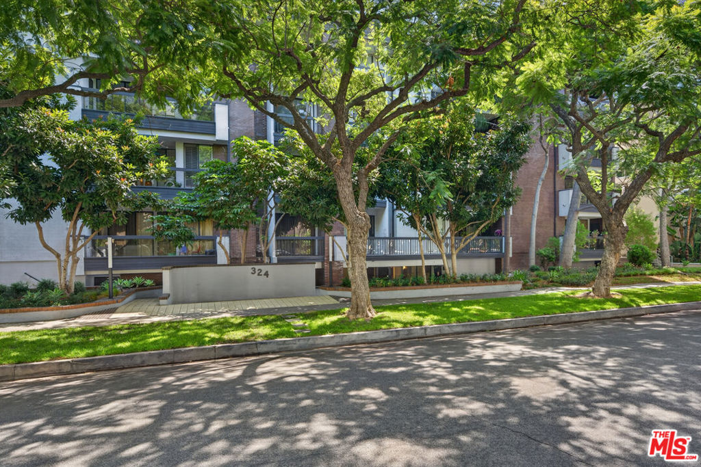 324 N Palm Drive 404, Beverly Hills, CA 90210 — photo 1