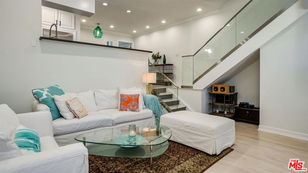 1144 17th Street 11, Santa Monica, CA 90403 — photo 1