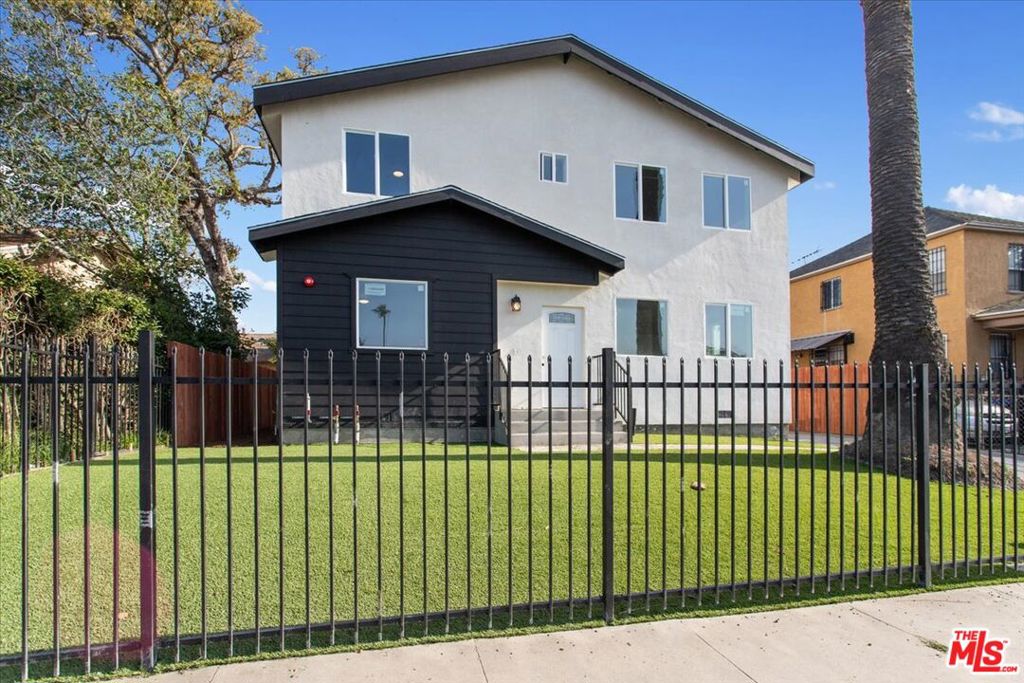 758 E 78th Street, Los Angeles, CA 90001 — photo 1