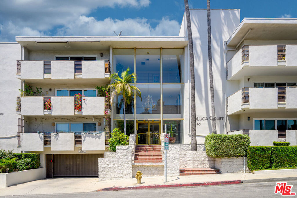 4445 Cartwright Avenue 110, Toluca Lake, CA 91602 — photo 1