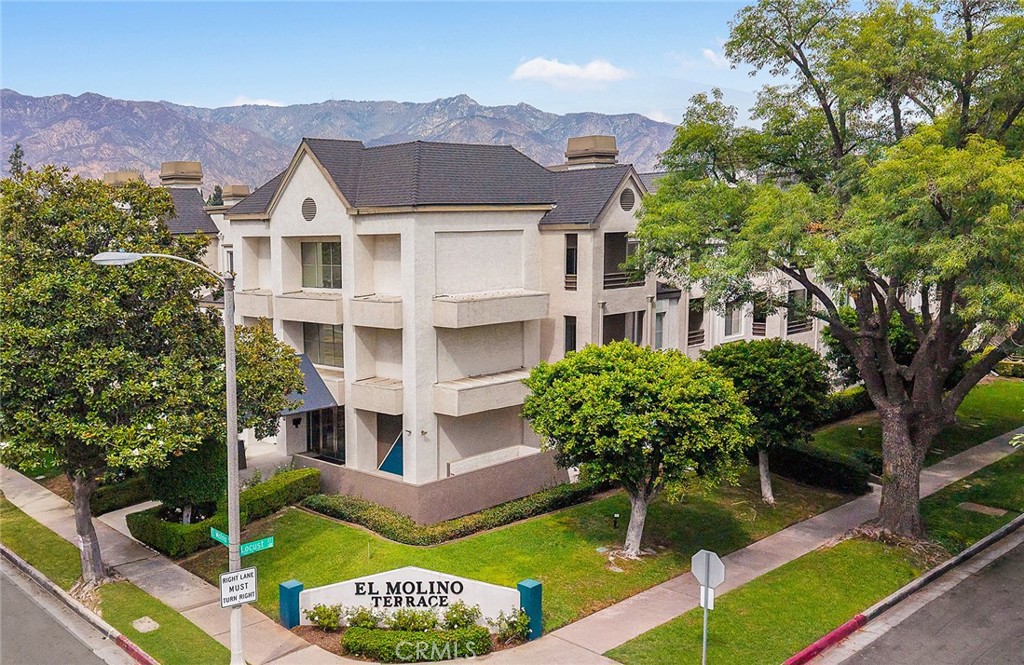 300 N El Molino Avenue 308, Pasadena, CA 91101 — photo 1