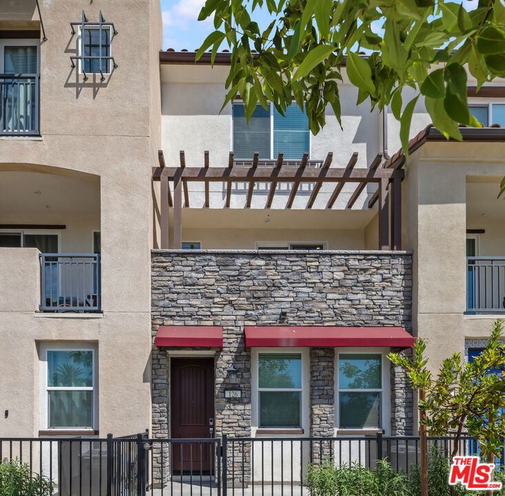 126 Dove Lndg, Covina, CA 91722 — photo 1