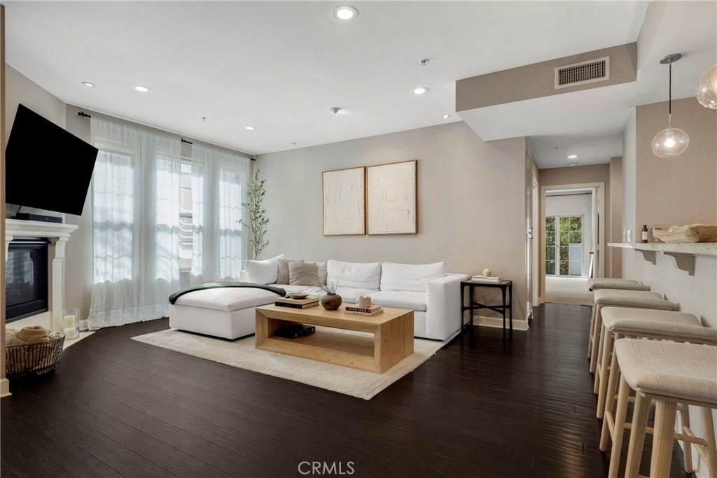 10639 Woodbridge Street 206, Toluca Lake, CA 91602 — photo 1