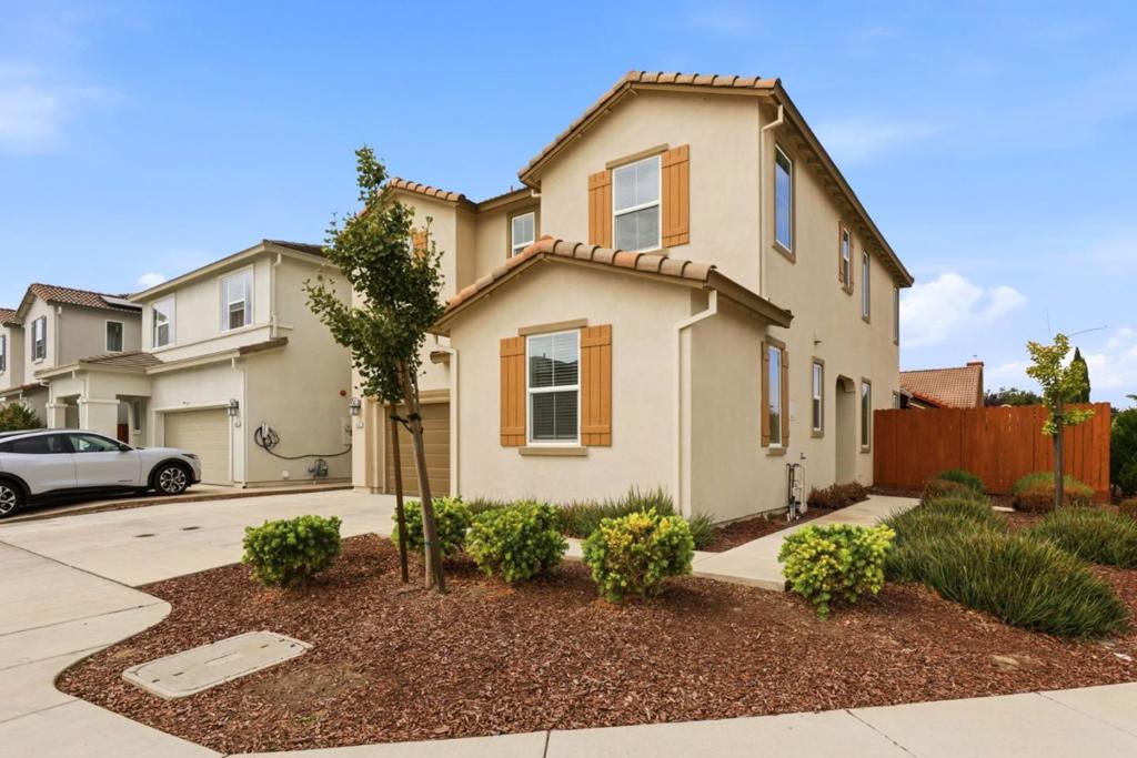 600 Duran Court, Hollister, CA 95023 — photo 1