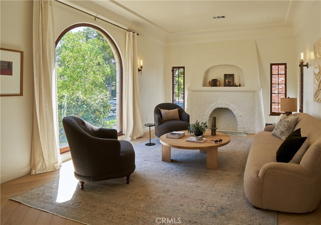 721 Palm Drive, Glendale, CA 91202 — photo 1