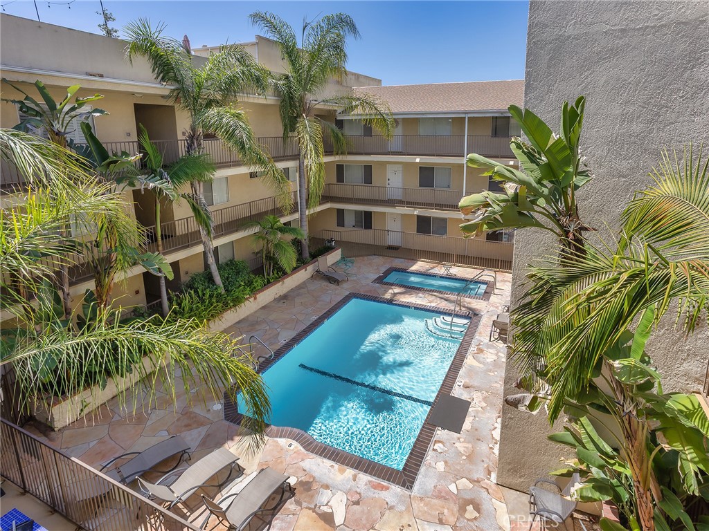 11044 Acama Street 302, Studio City, CA 91602 — photo 1
