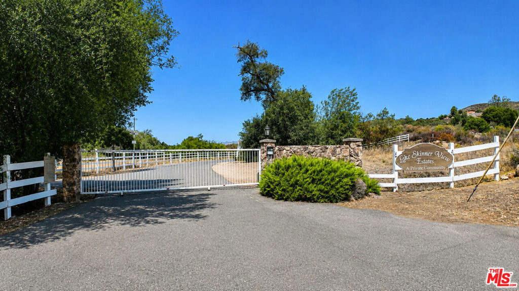 35306 Lake Summit Dr, Temecula, CA 92592 — photo 1