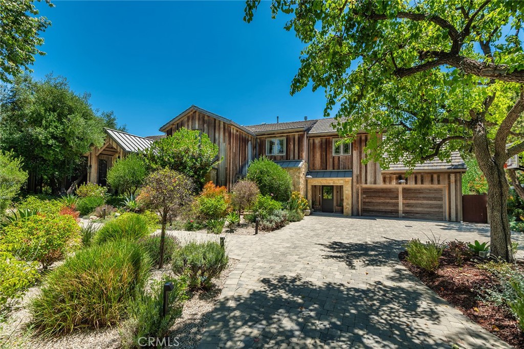5207 SADDLE CREEK Road