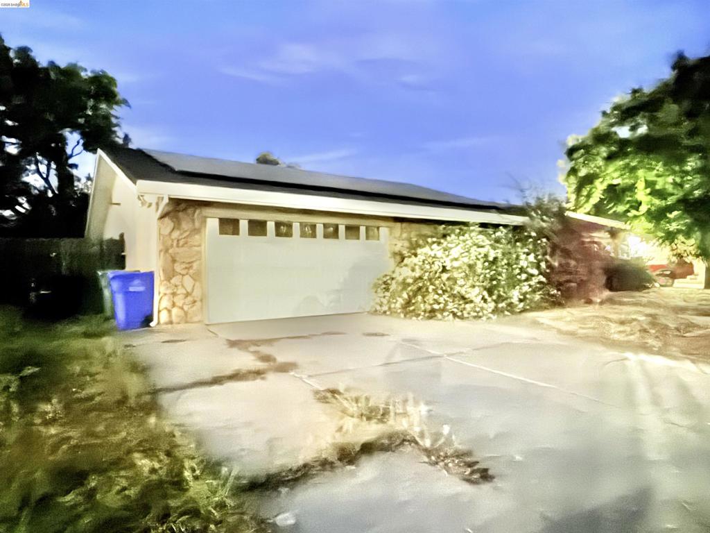 8721 Valley Oak Ln, Elk Grove, CA 95624 — photo 1