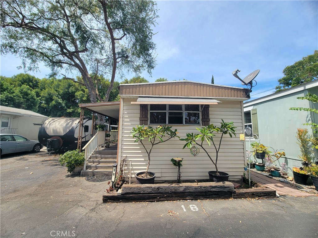 300 E Arbor St 18, Long Beach, CA 90805 — photo 1