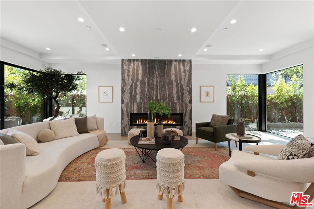 3848 Vantage Avenue, Los Angeles, CA 91604 — photo 1