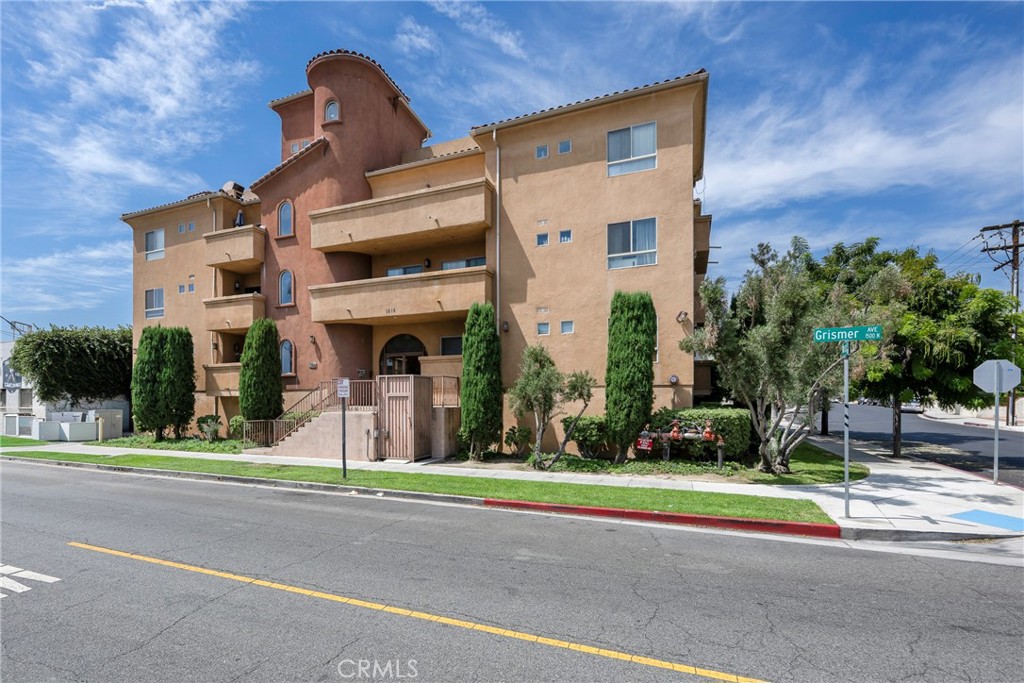 1515 Grismer 202, Burbank, CA 91504 — photo 1