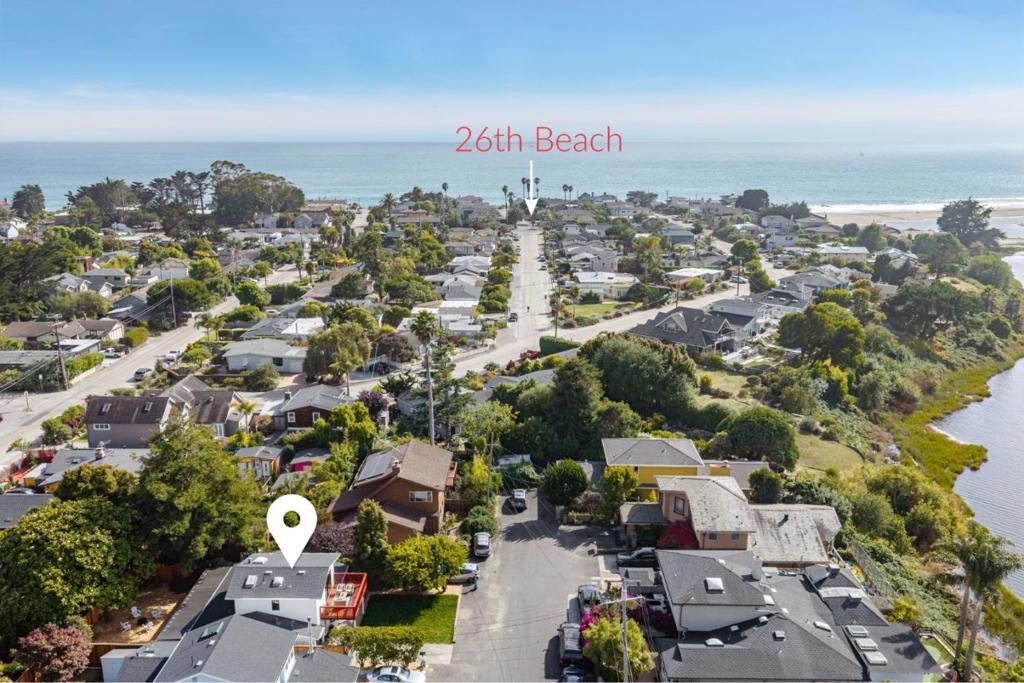 462 Hampstead Way, Santa Cruz, CA 95062 — photo 1