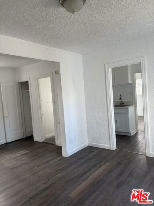 629 E 77th Street, Los Angeles, CA 90001 — photo 1