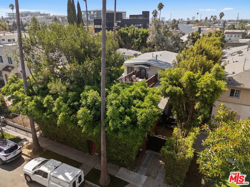 5742 La Mirada Avenue, Los Angeles, CA 90038 — photo 1