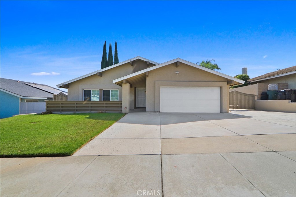 2117 W Ontario, Corona, CA 92882 — photo 1