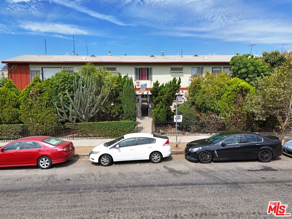 1211 N New Hampshire Avenue, Los Angeles, CA 90029 — photo 1