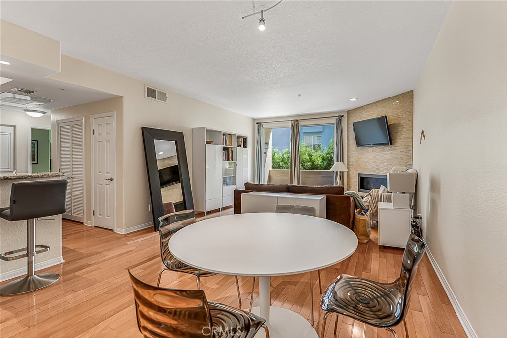 16940 Chatsworth Street 211, Granada Hills, CA 91344 — photo 1