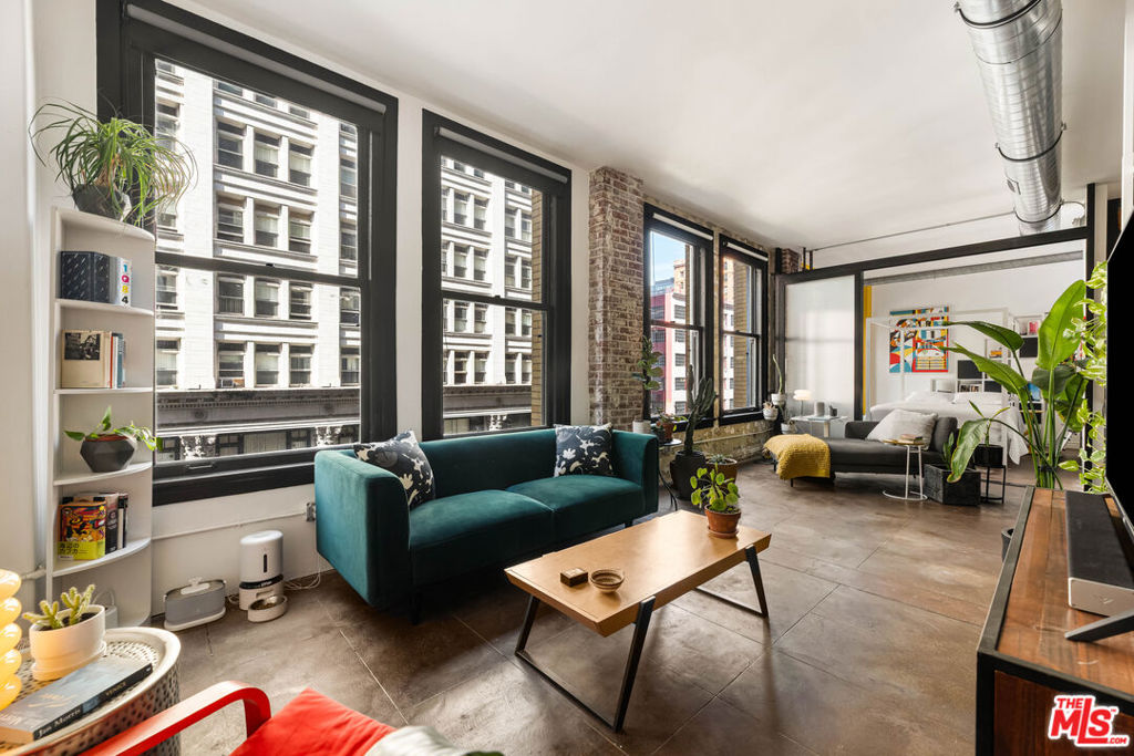 215 W 7th Street 407, Los Angeles, CA 90014 — photo 1