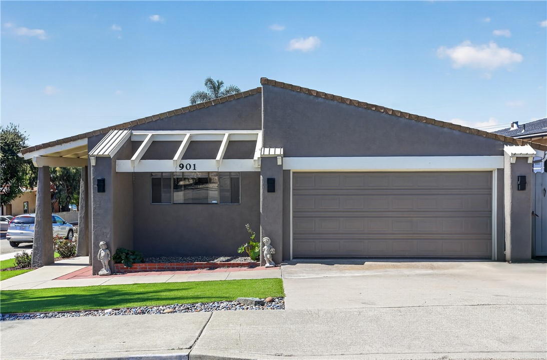 901 Visalia Street