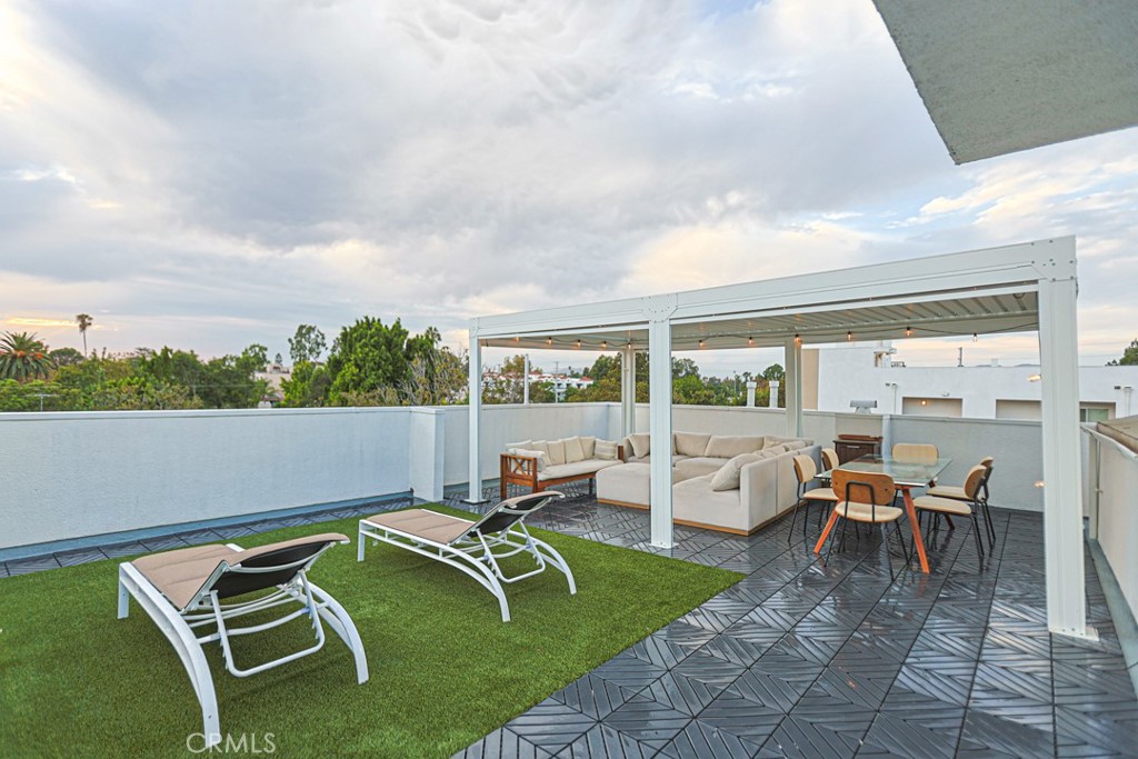 4326 Babcock 305, Studio City, CA 91604 — photo 1