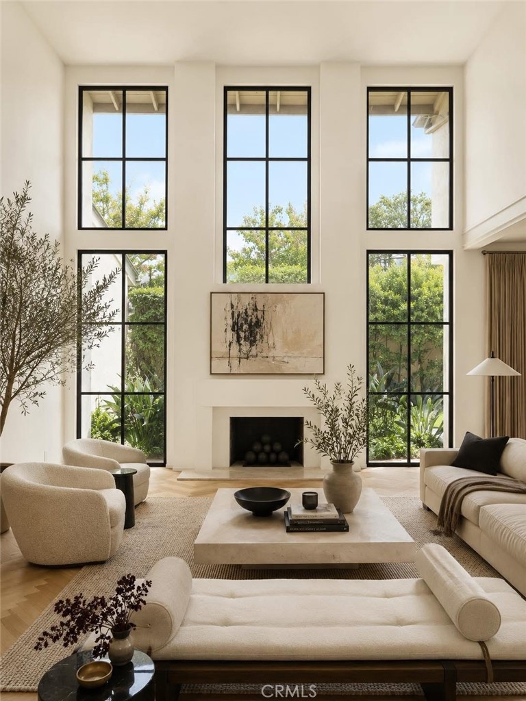 10 Rue Valbonne, Newport Beach, CA 92660 — photo 1