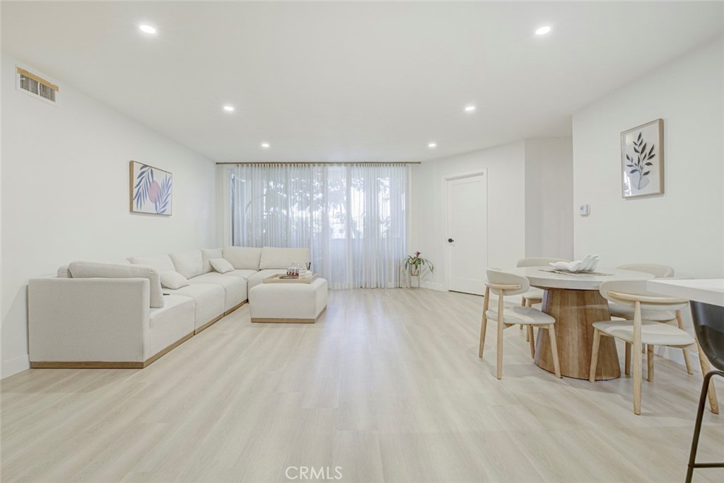 5411 Tyrone Avenue 203, Sherman Oaks, CA 91401 — photo 1