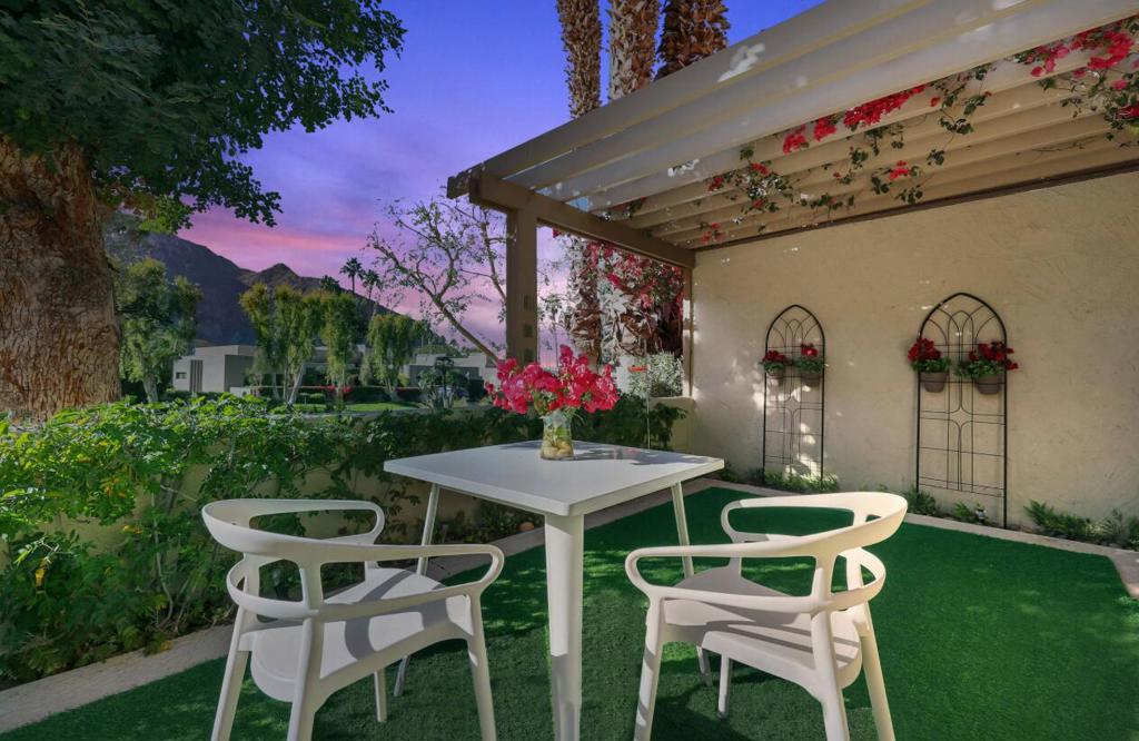 46700 Mountain Cove Drive 5, Indian Wells, CA 92210 — photo 1