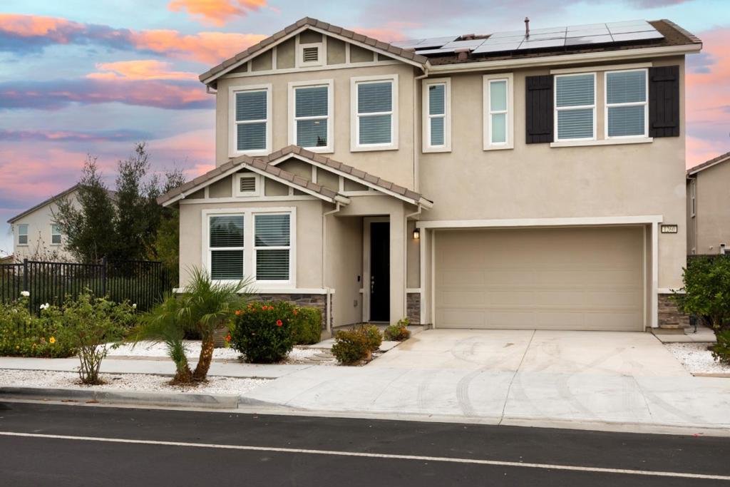 1260 Central Avenue, Hollister, CA 95023 — photo 1