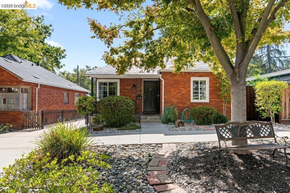2214 U ST, Sacramento, CA 95818 — photo 1