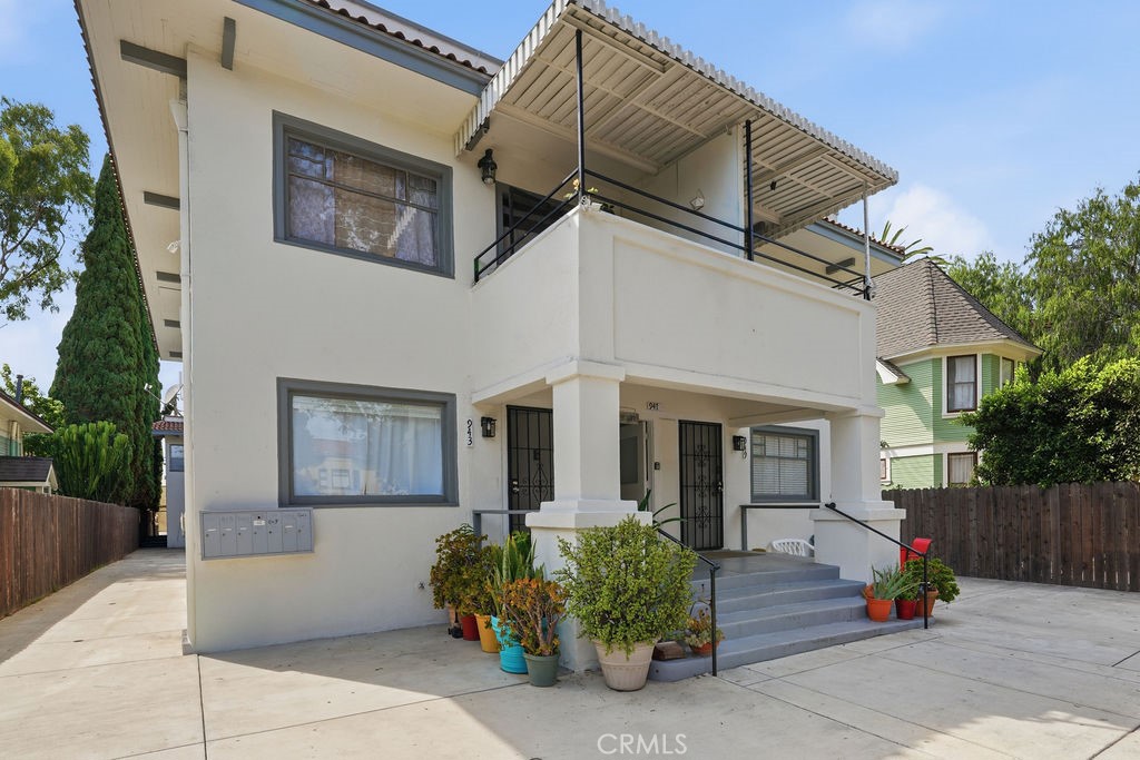 943 Chestnut Avenue, Long Beach, CA 90813 — photo 1