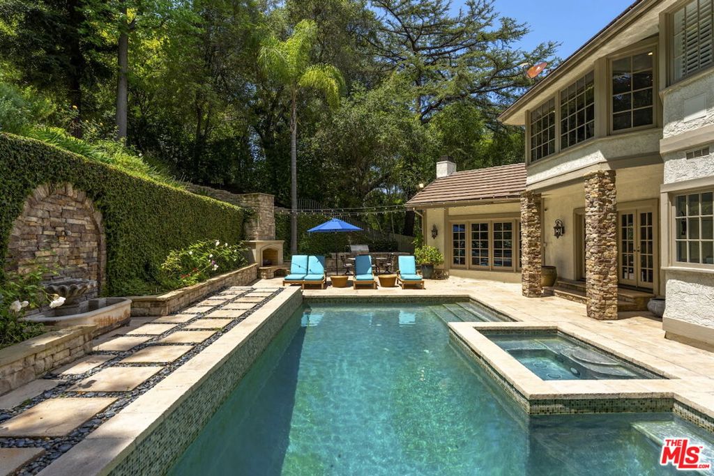 15938 Valley Vista Boulevard, Encino, CA 91436 — photo 1