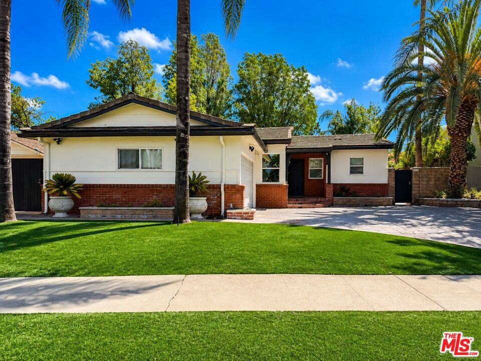 5406 Garden Grove Avenue, Tarzana, CA 91356 — photo 1