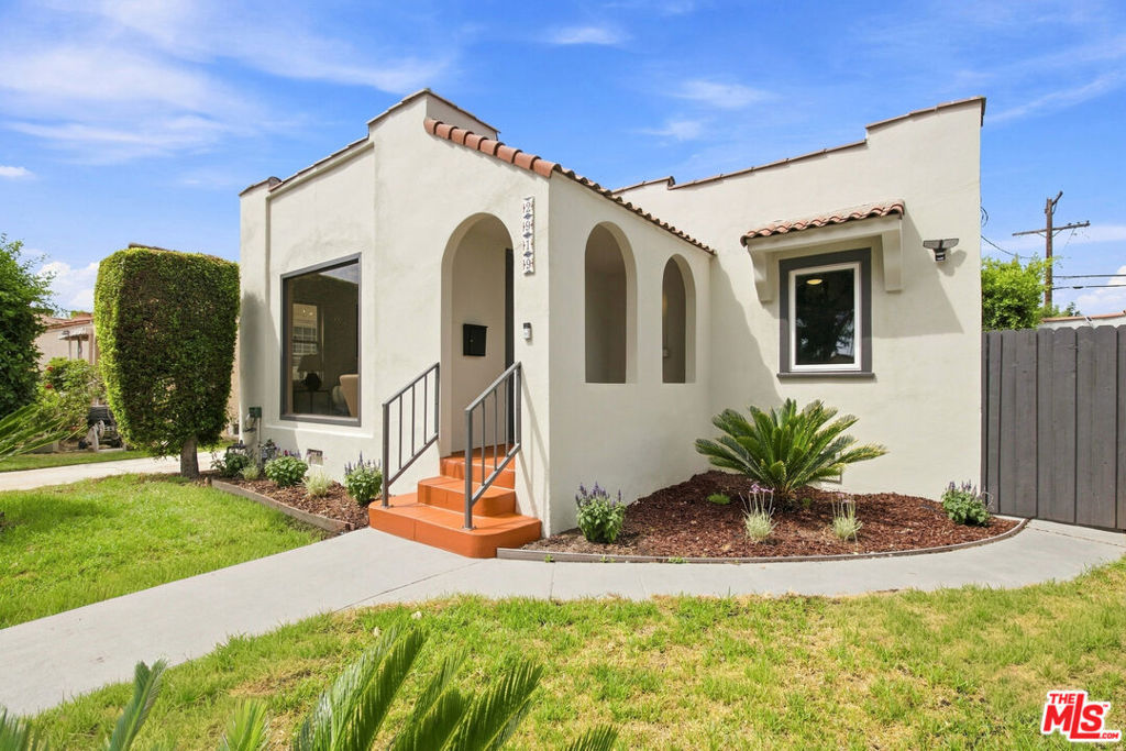 2919 Somerset Drive, Los Angeles, CA 90016 — photo 1