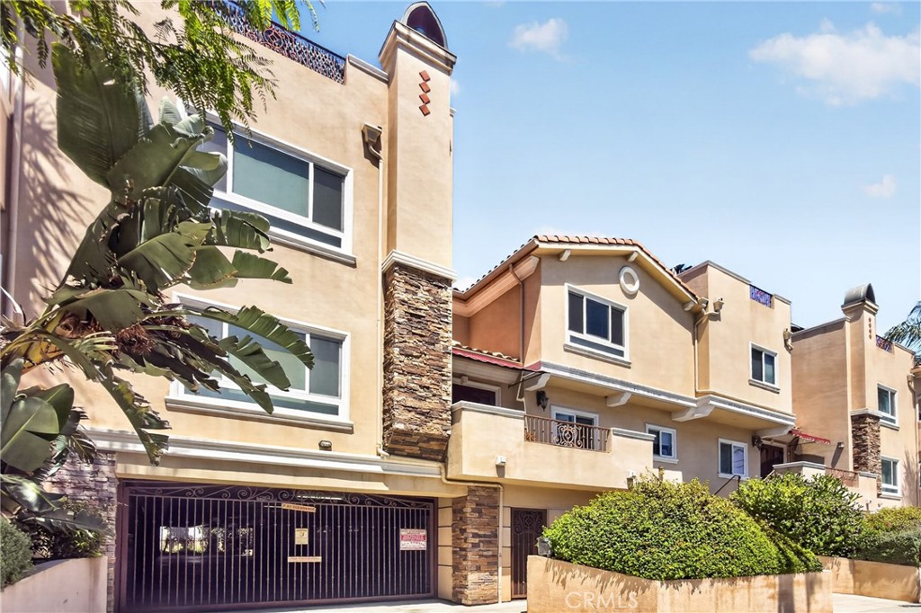 12645 Oxnard 9, North Hollywood, CA 91606 — photo 1