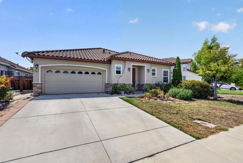 551 Hillock Drive, Hollister, CA 95023 — photo 1