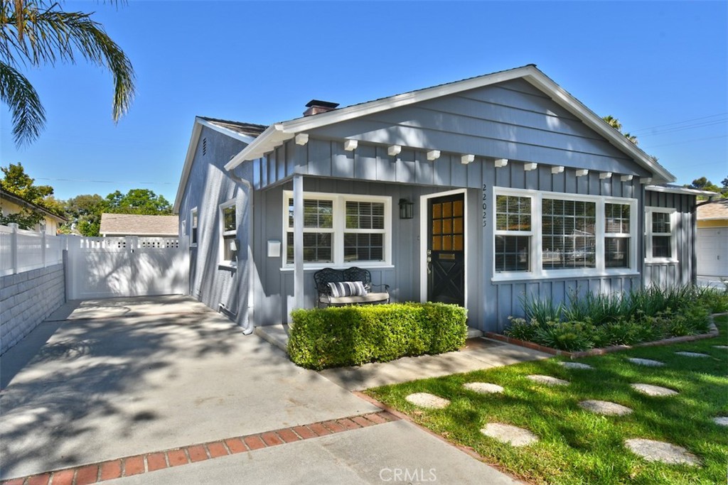 22025 De La Osa, Woodland Hills, CA 91364 — photo 1