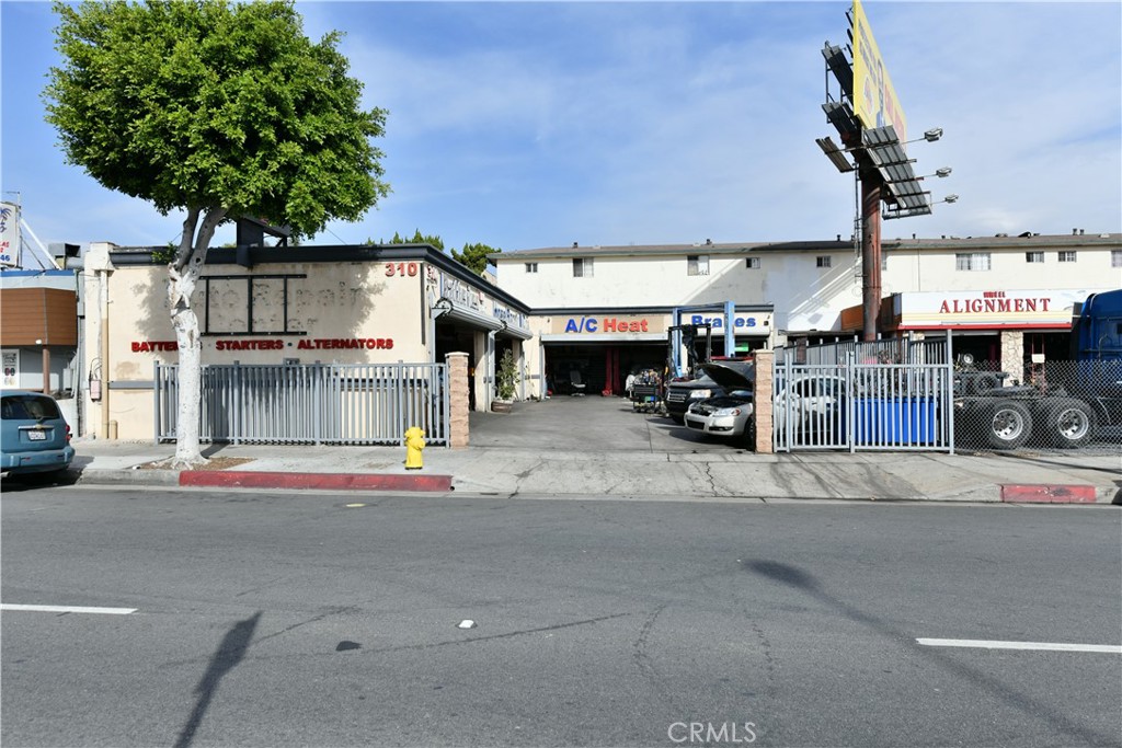 310 N La Brea