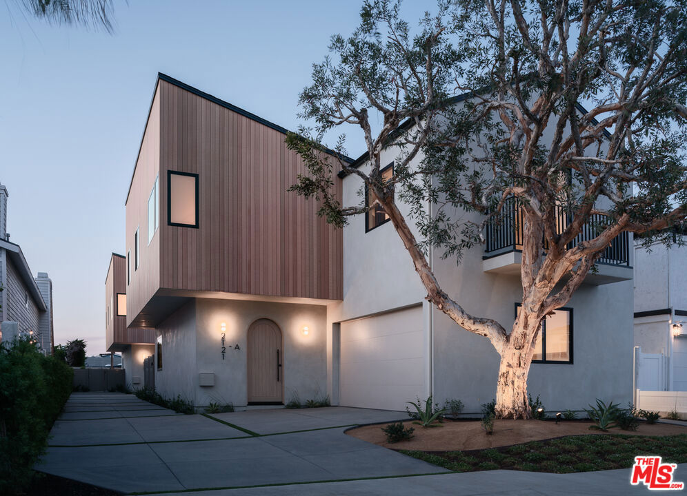 2121 Curtis Avenue A, Redondo Beach, CA 90278 — photo 1