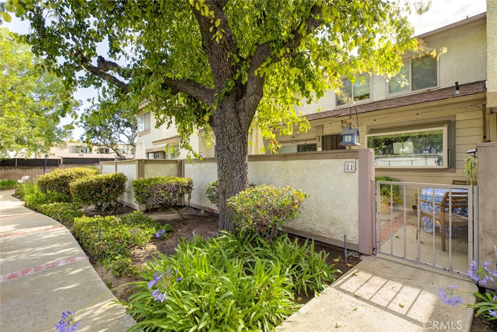 8330 Penfield 11, Winnetka, CA 91306 — photo 1