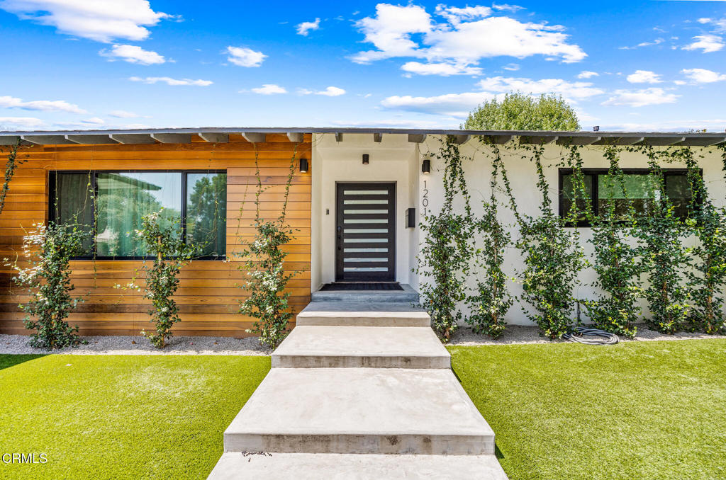 1201 N Altadena Drive, Pasadena, CA 91107 — photo 1