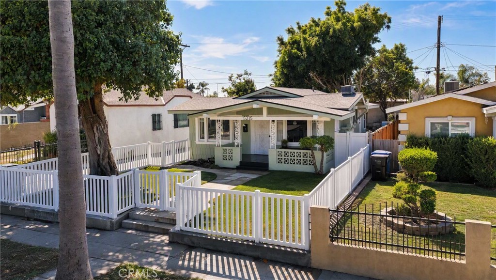 5215 S Van Ness, Los Angeles, CA 90062 — photo 1