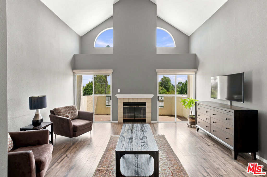 14347 Albers Street 302, Los Angeles, CA 91401 — photo 1