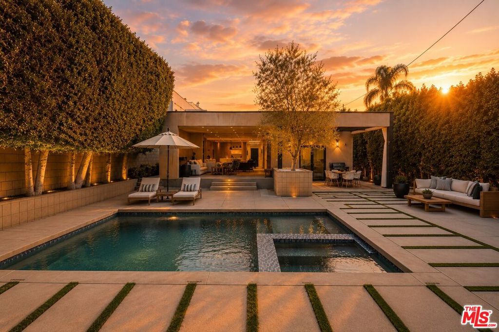 845 N Las Palmas Avenue, Los Angeles, CA 90038 — photo 1