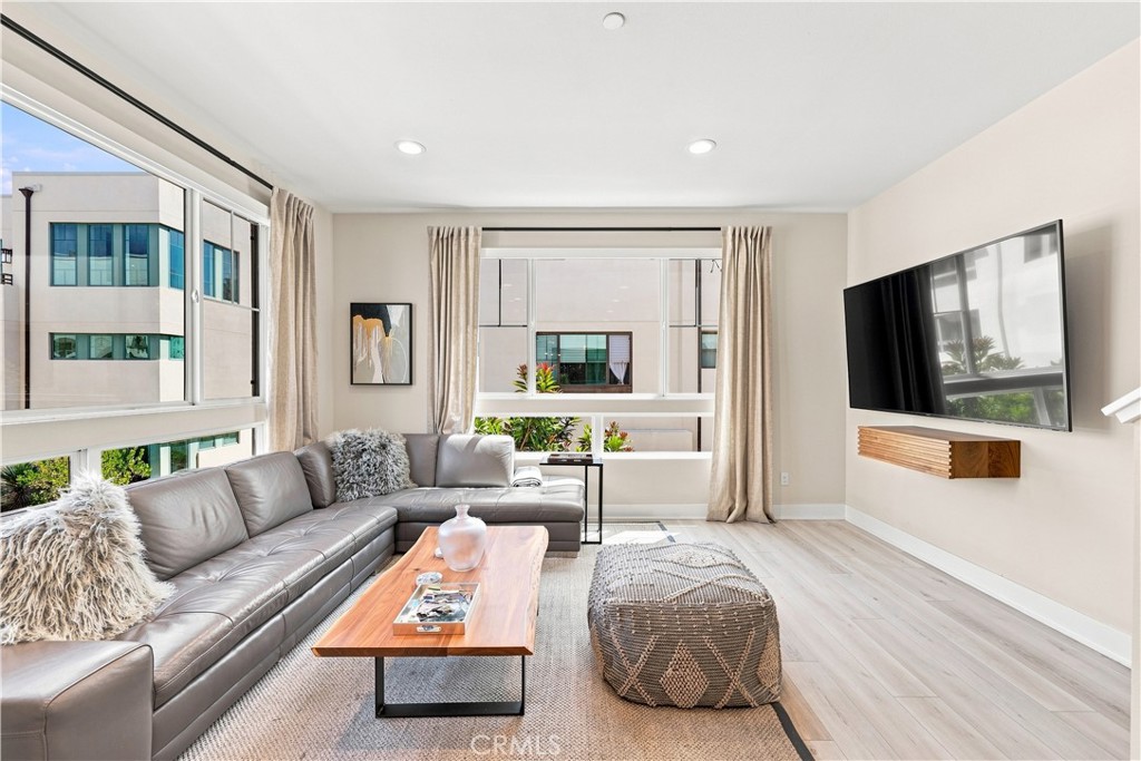 2931 Exposition Pl 5, Los Angeles, CA 90018 — photo 1