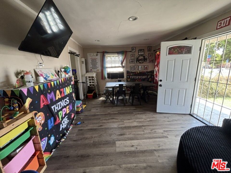 1537 E 84th Street, Los Angeles, CA 90001 — photo 1