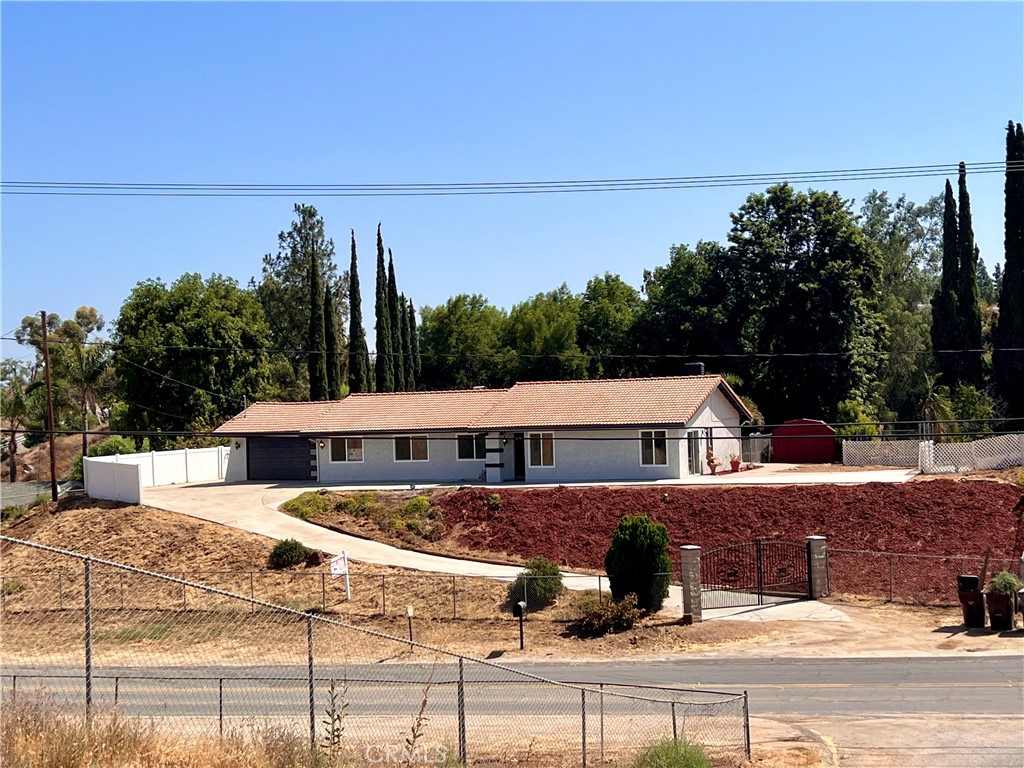 15290 golden star Avenue, Riverside, CA 92506 — photo 1
