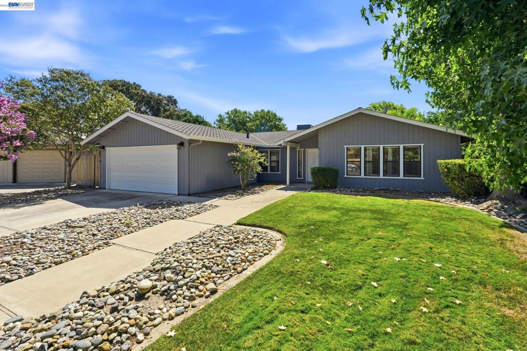 2870 Smoke Tree Cir, Stockton, CA 95209 — photo 1